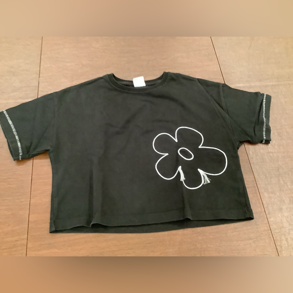 Zara Black Kids Flower T-Shirt Size 9/10